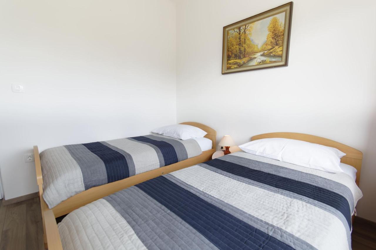Apartment Patrik By Rent Istria Umago Esterno foto