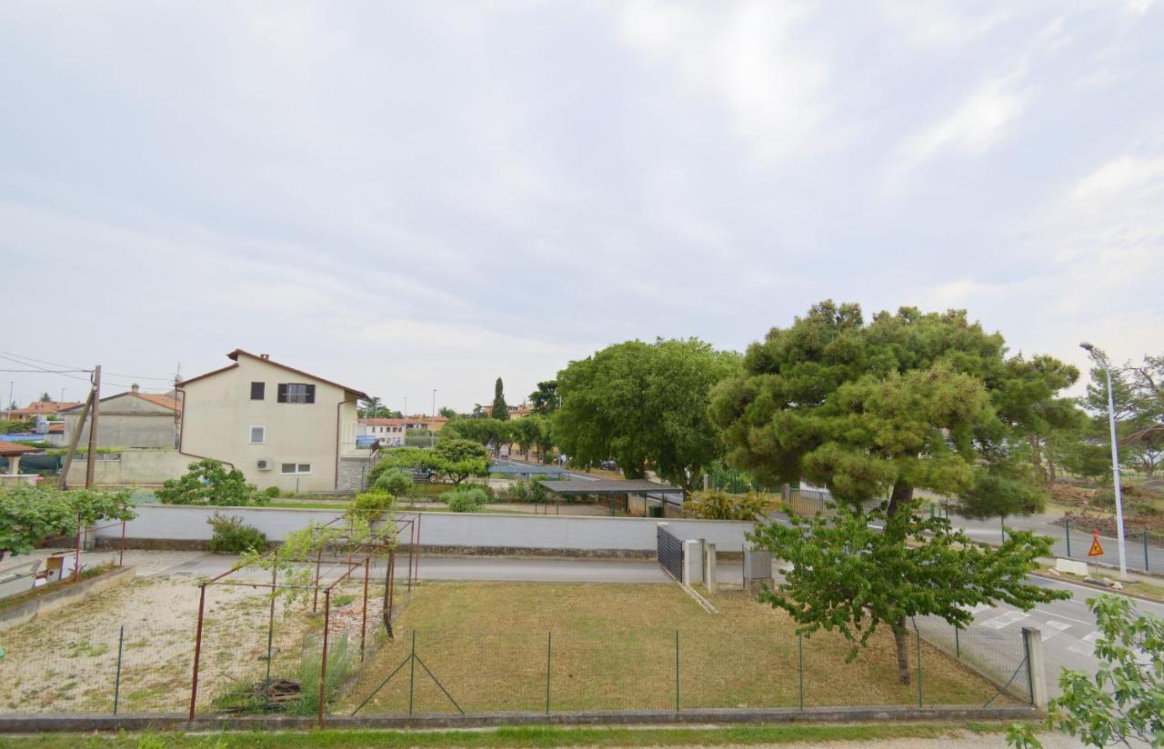 Apartment Patrik By Rent Istria Umago Esterno foto