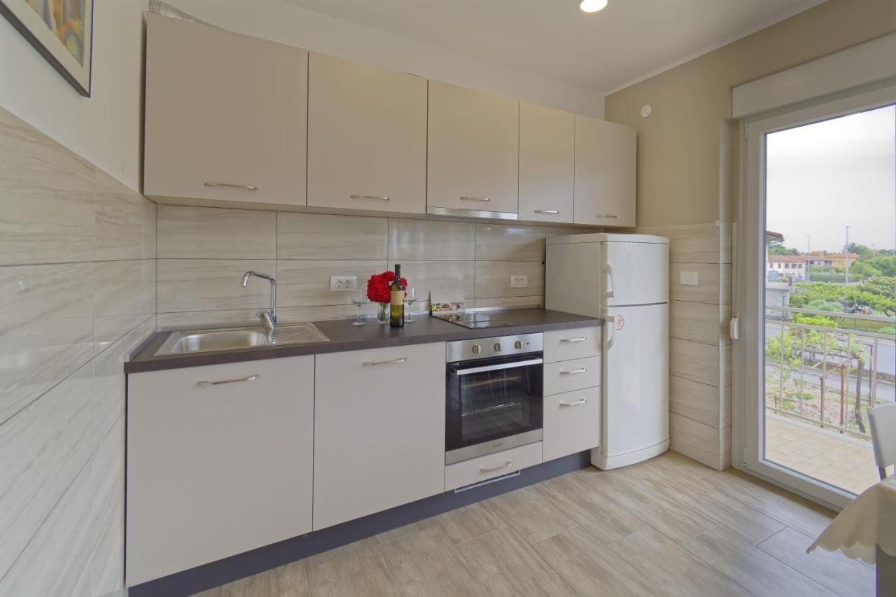 Apartment Patrik By Rent Istria Umago Esterno foto