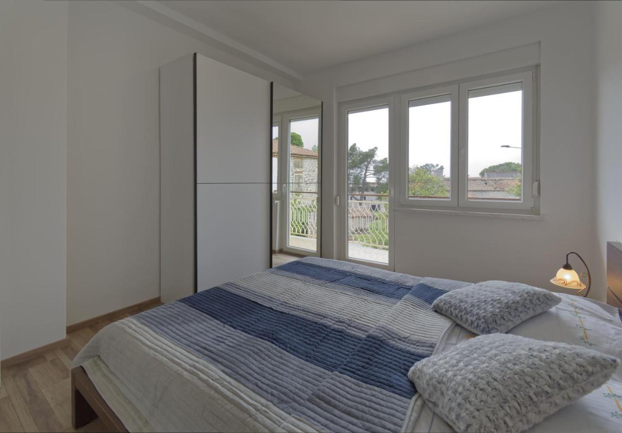 Apartment Patrik By Rent Istria Umago Esterno foto