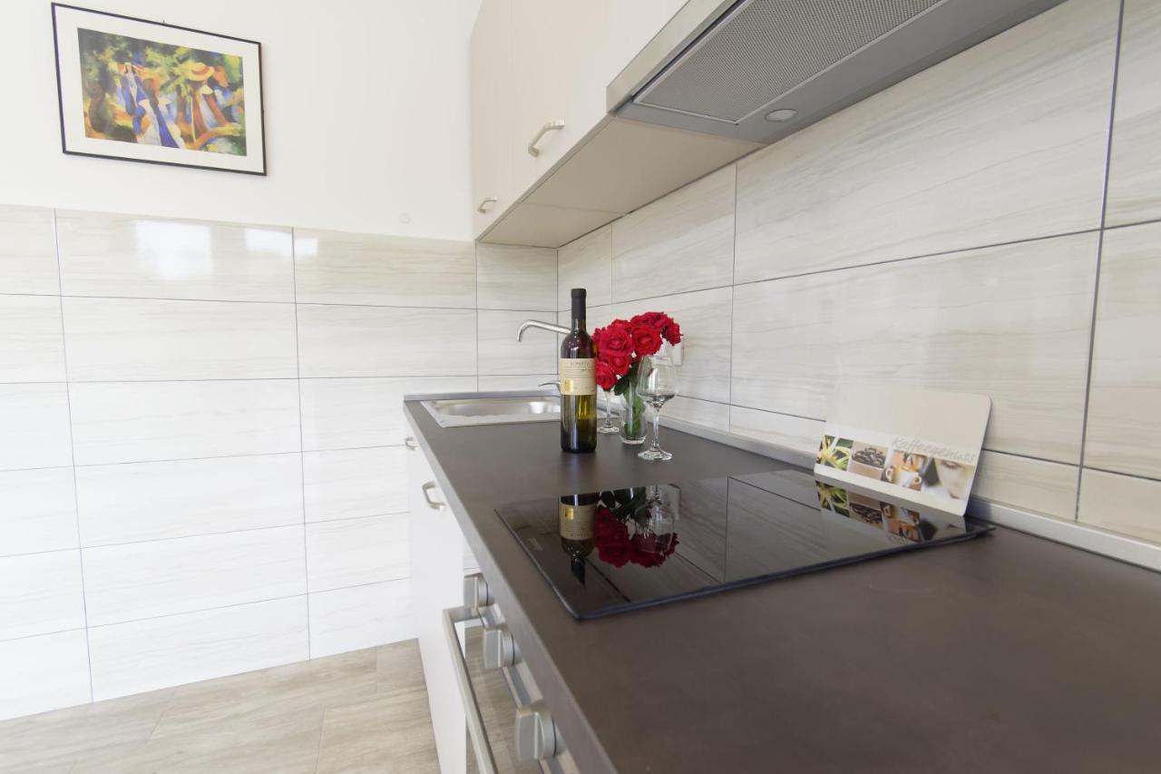 Apartment Patrik By Rent Istria Umago Esterno foto