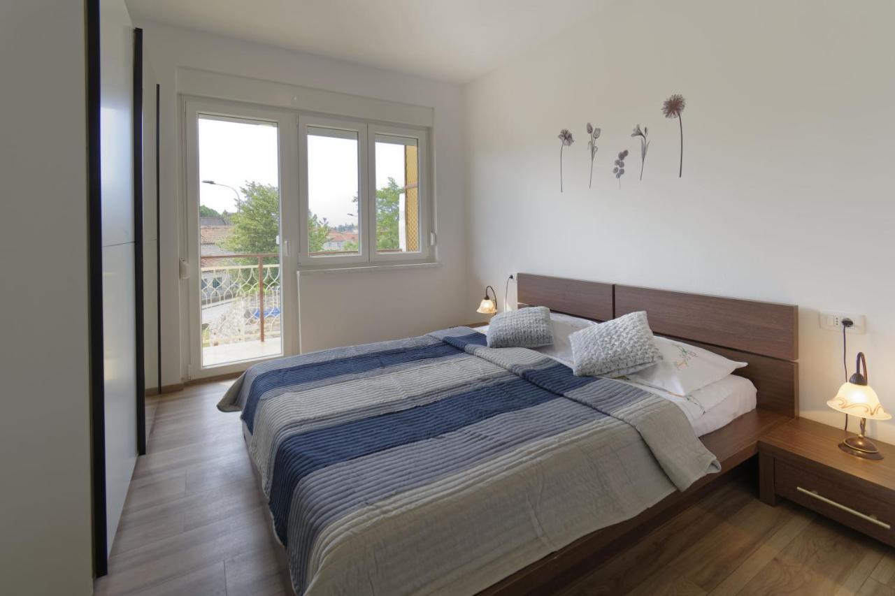 Apartment Patrik By Rent Istria Umago Esterno foto