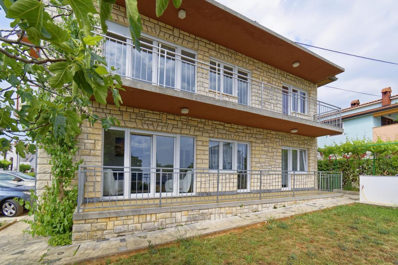 Apartment Patrik By Rent Istria Umago Esterno foto