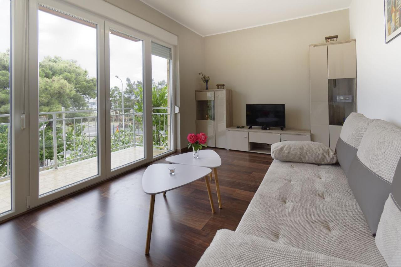 Apartment Patrik By Rent Istria Umago Esterno foto